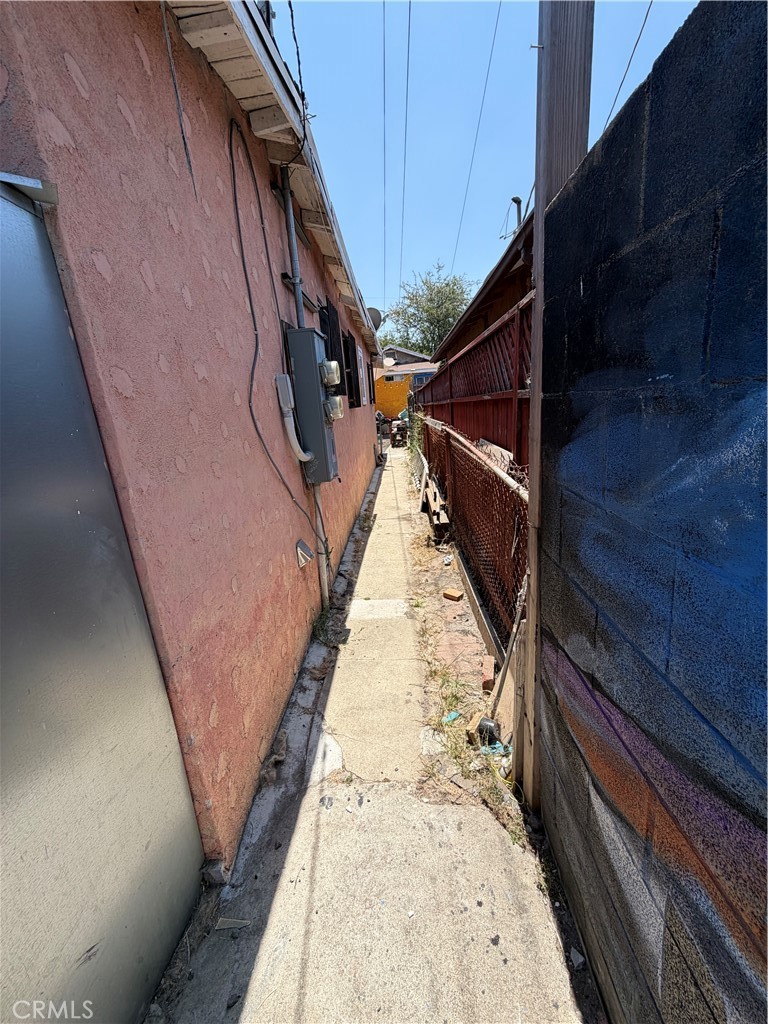 907 N Mott Street Property Photo 18