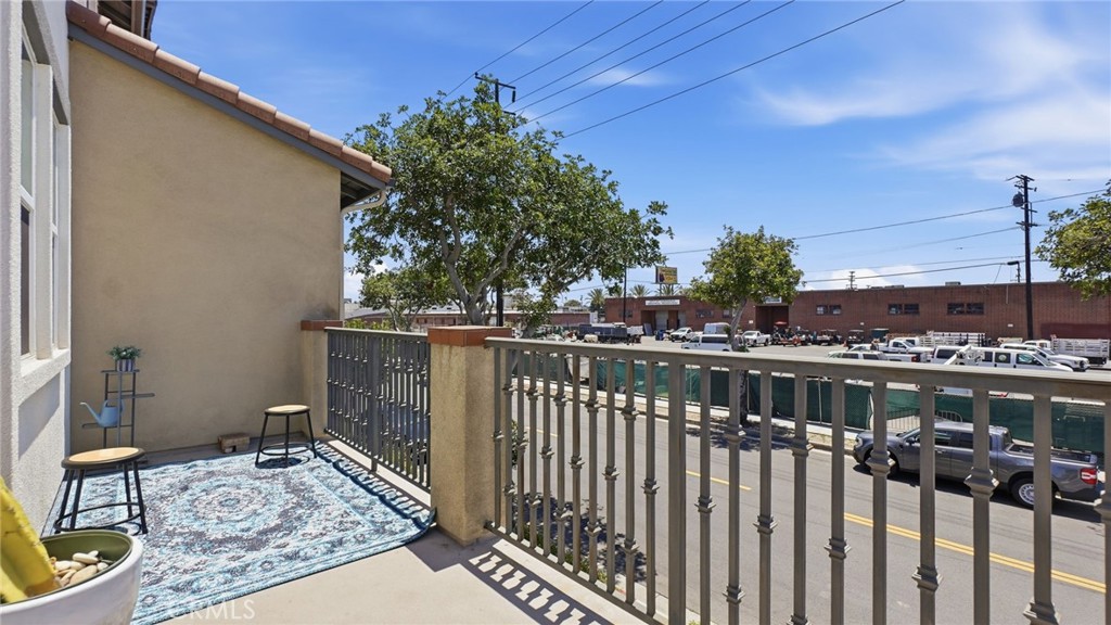 2560 Valentina Property Photo 22