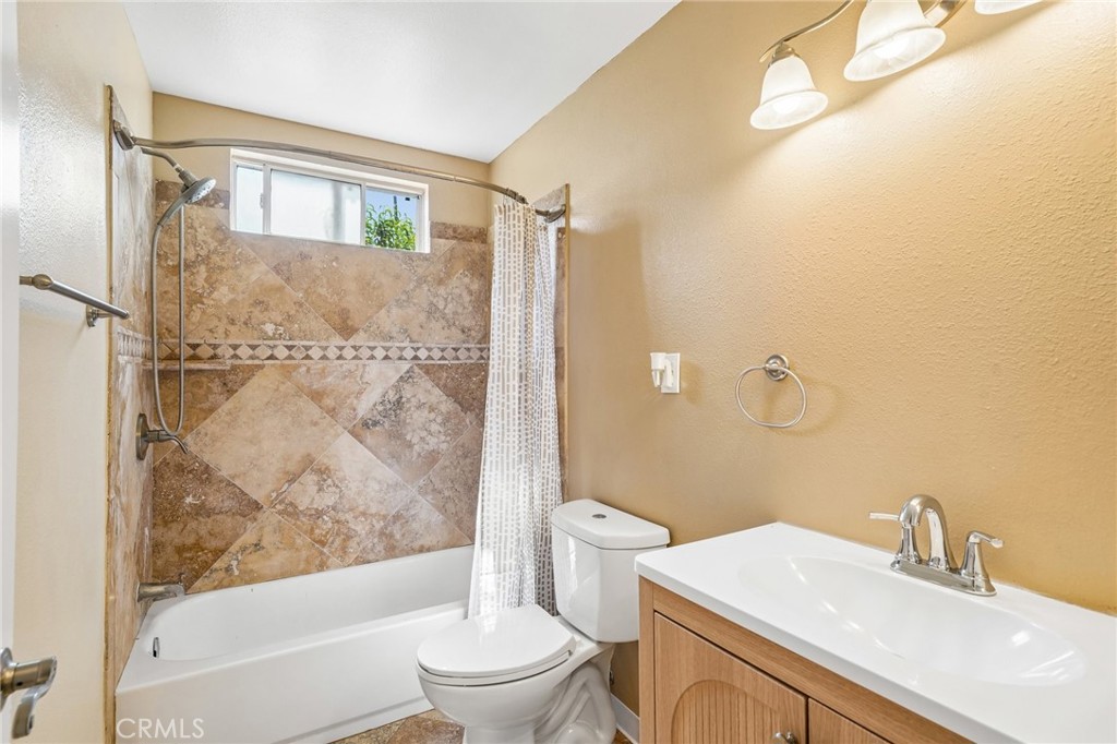 17316 Hawthorne Avenue Property Photo 43