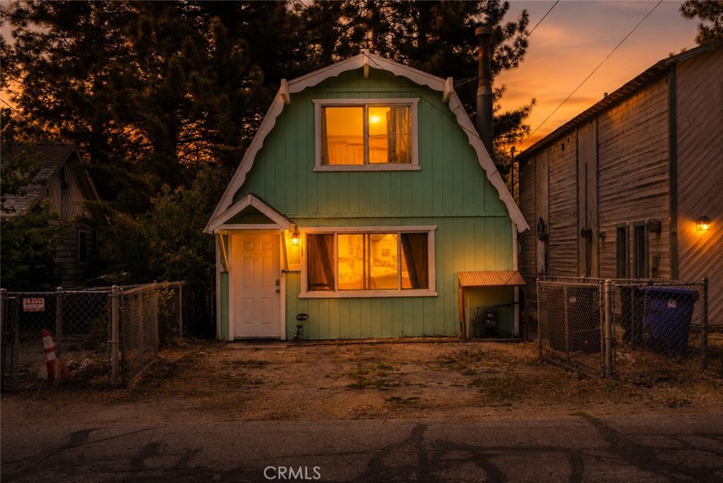 1111 W Aeroplane Property Photo 1