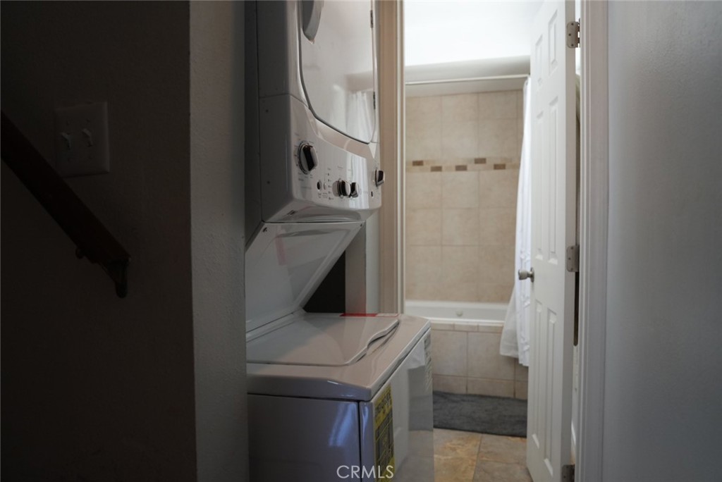 1111 W Aeroplane Property Photo 4