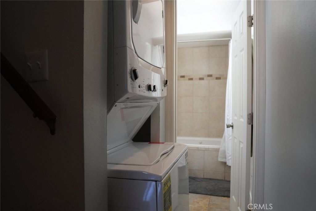 1111 W Aeroplane Property Photo 5