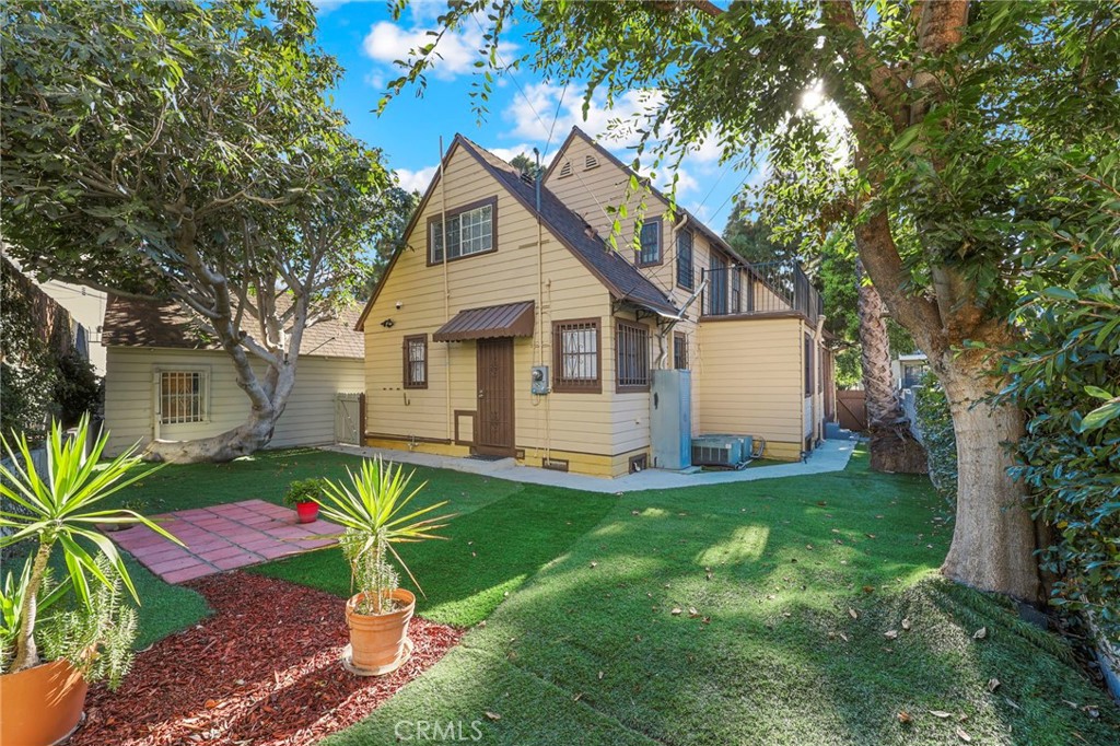 428 S Hoover. St. Property Photo 4