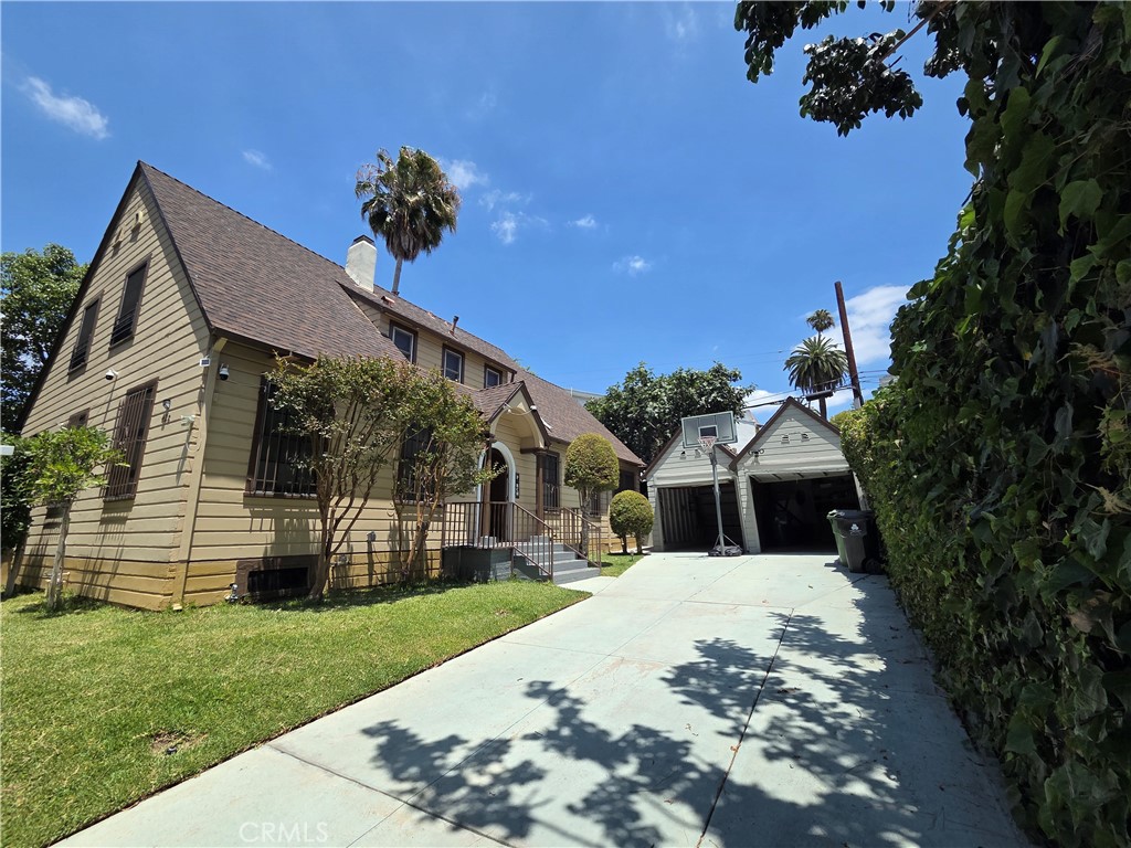 428 S Hoover. St. Property Photo 5