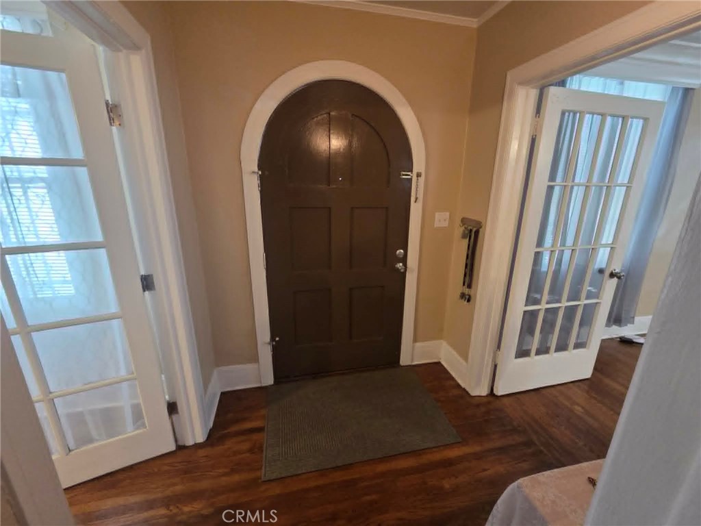 428 S Hoover. St. Property Photo 6