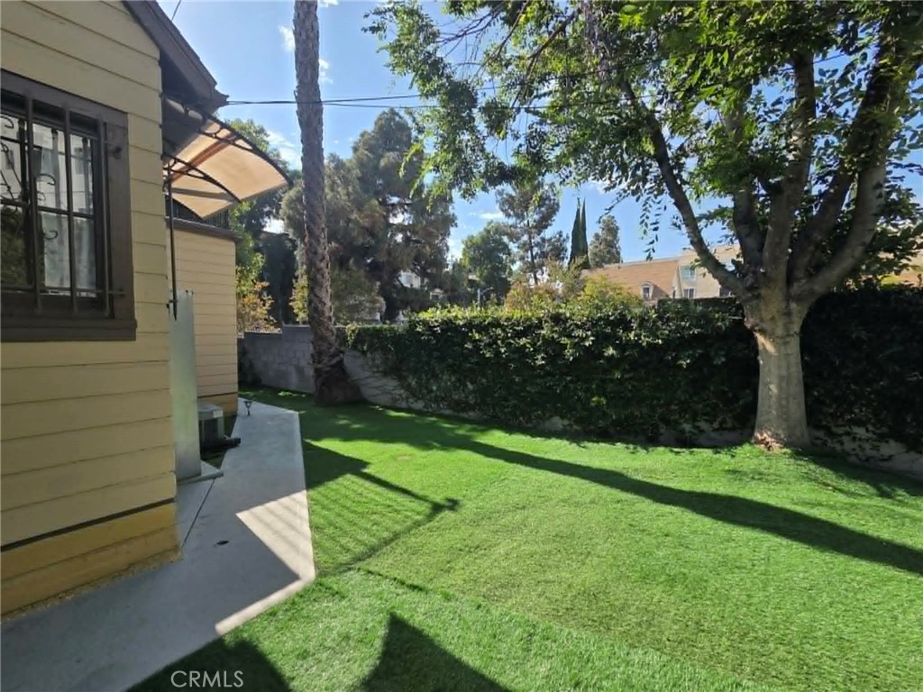 428 S Hoover. St. Property Photo 10