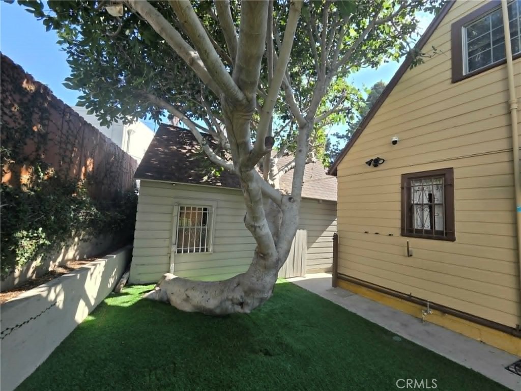 428 S Hoover. St. Property Photo 14
