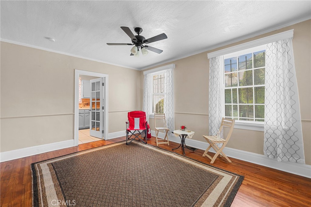 428 S Hoover. St. Property Photo 14