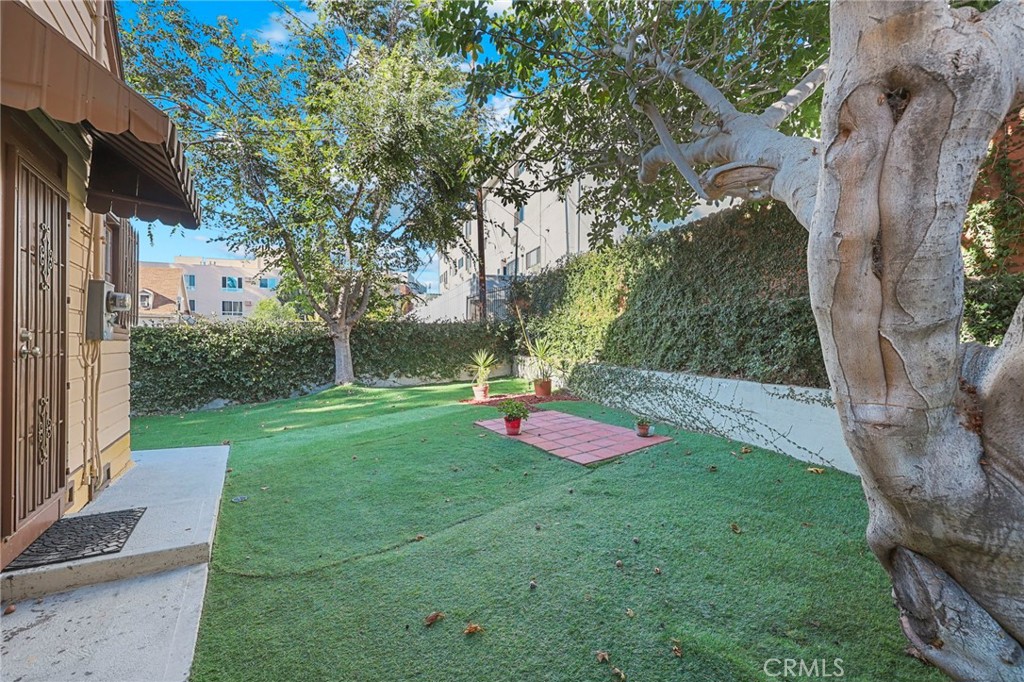 428 S Hoover. St. Property Photo 41