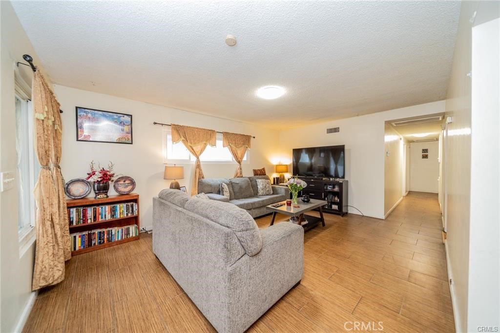 918 S Oak Street Property Photo 7
