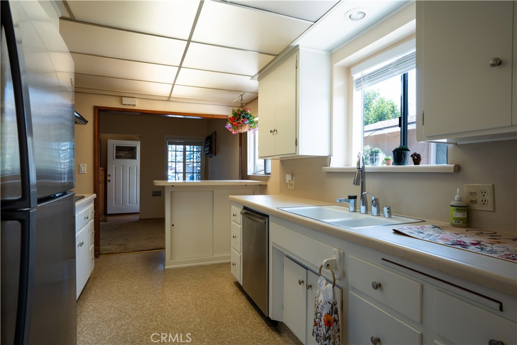 12315 Pomering Property Photo 6