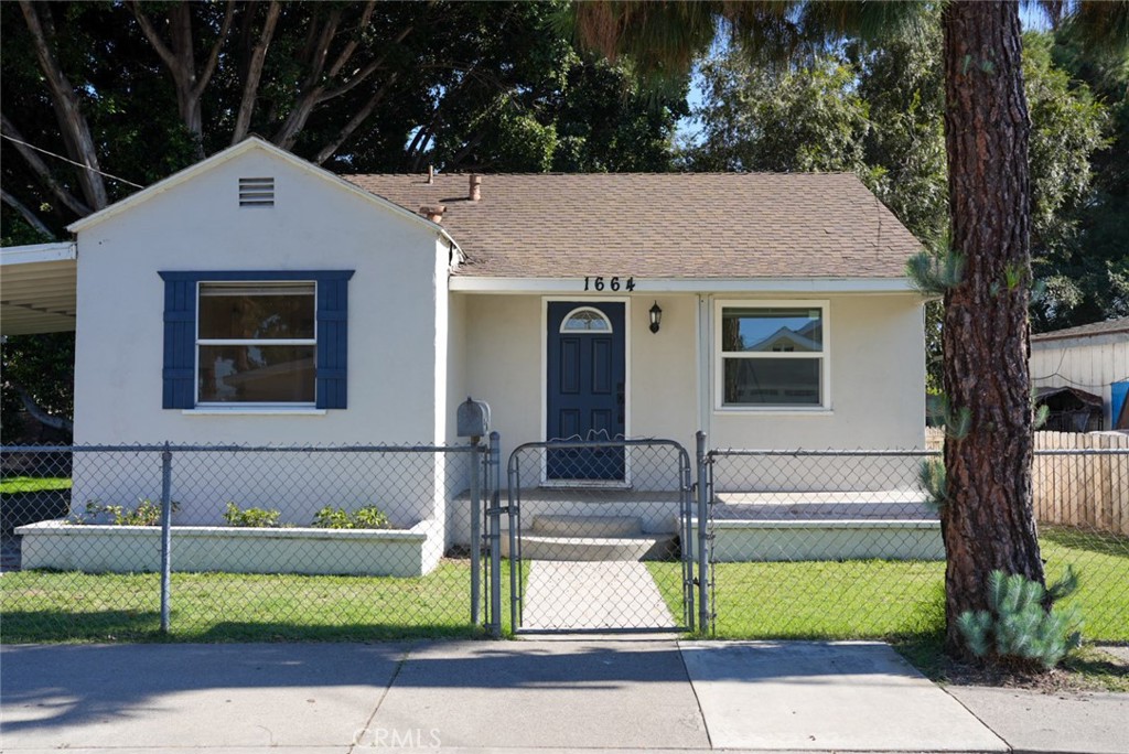1664 Oak Property Photo 2