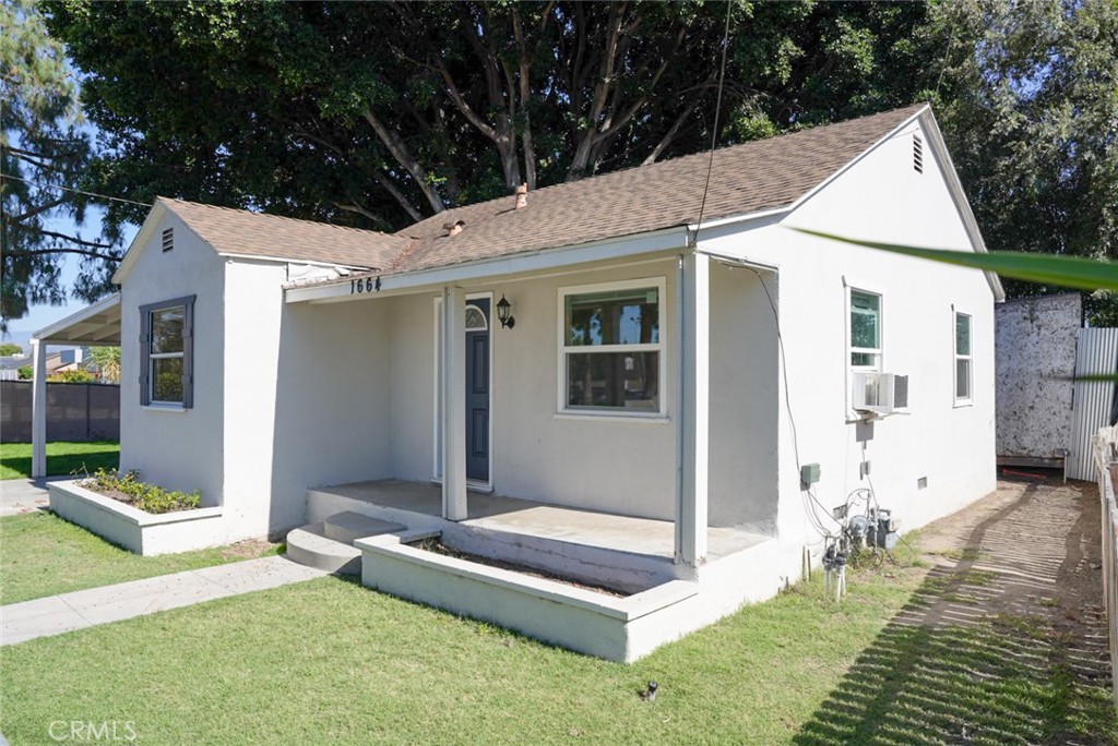 1664 Oak Property Photo 7