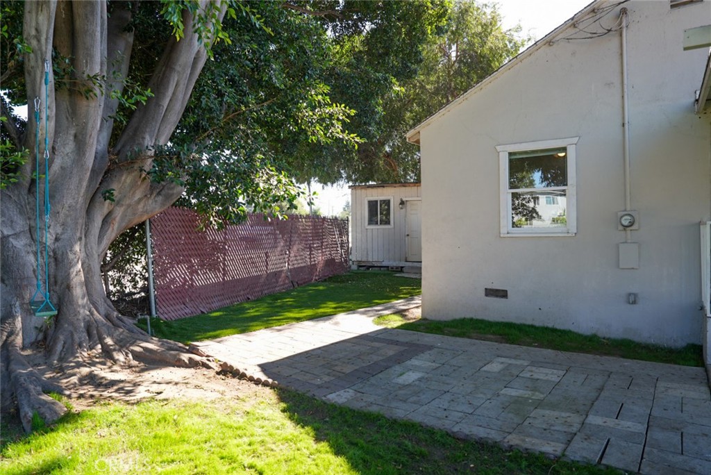 1664 Oak Property Photo 12