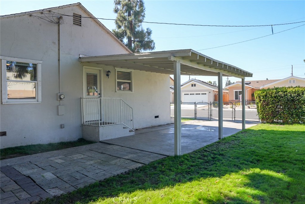 1664 Oak Property Photo 13