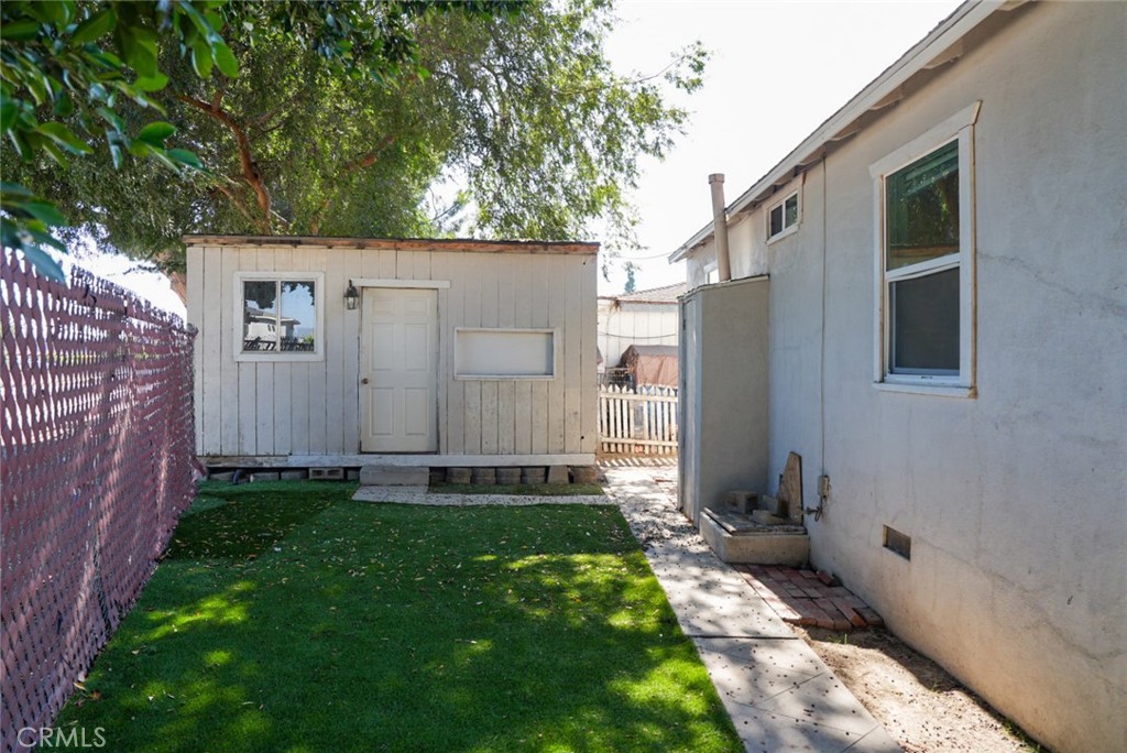 1664 Oak Property Photo 14