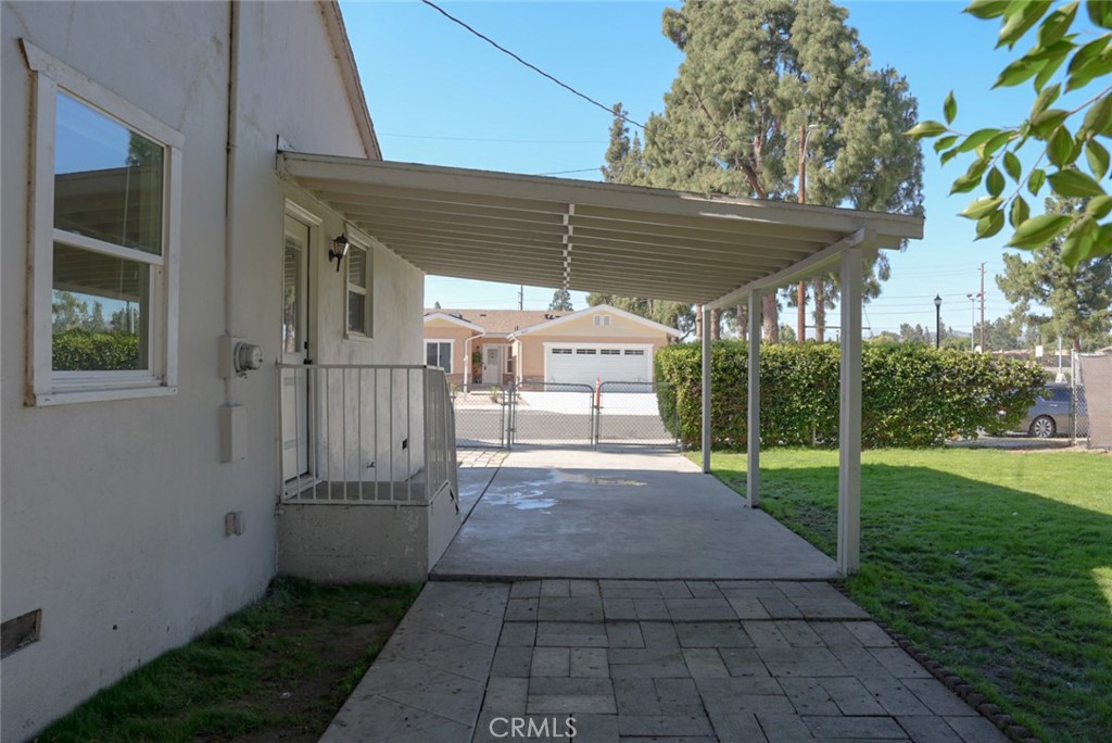 1664 Oak Property Photo 15