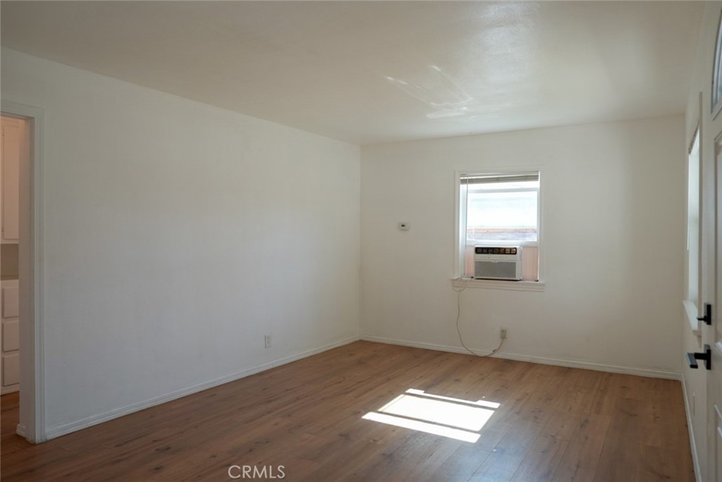 1664 Oak Property Photo 18