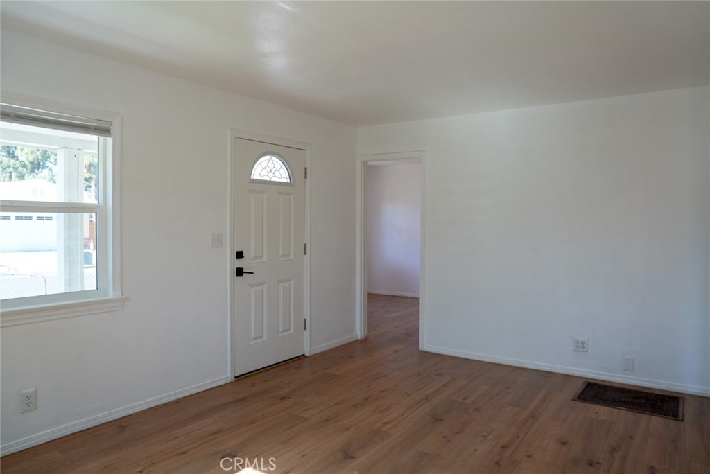 1664 Oak Property Photo 19