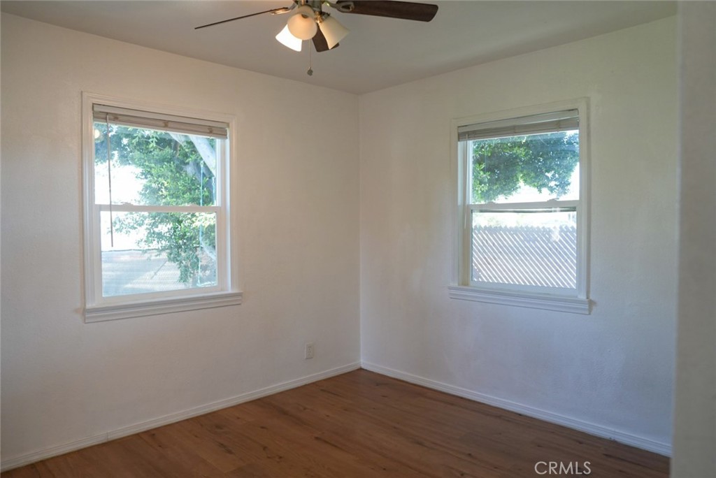 1664 Oak Property Photo 25
