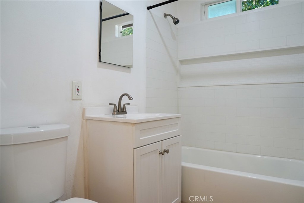 1664 Oak Property Photo 27