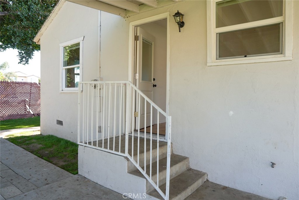 1664 Oak Property Photo 29