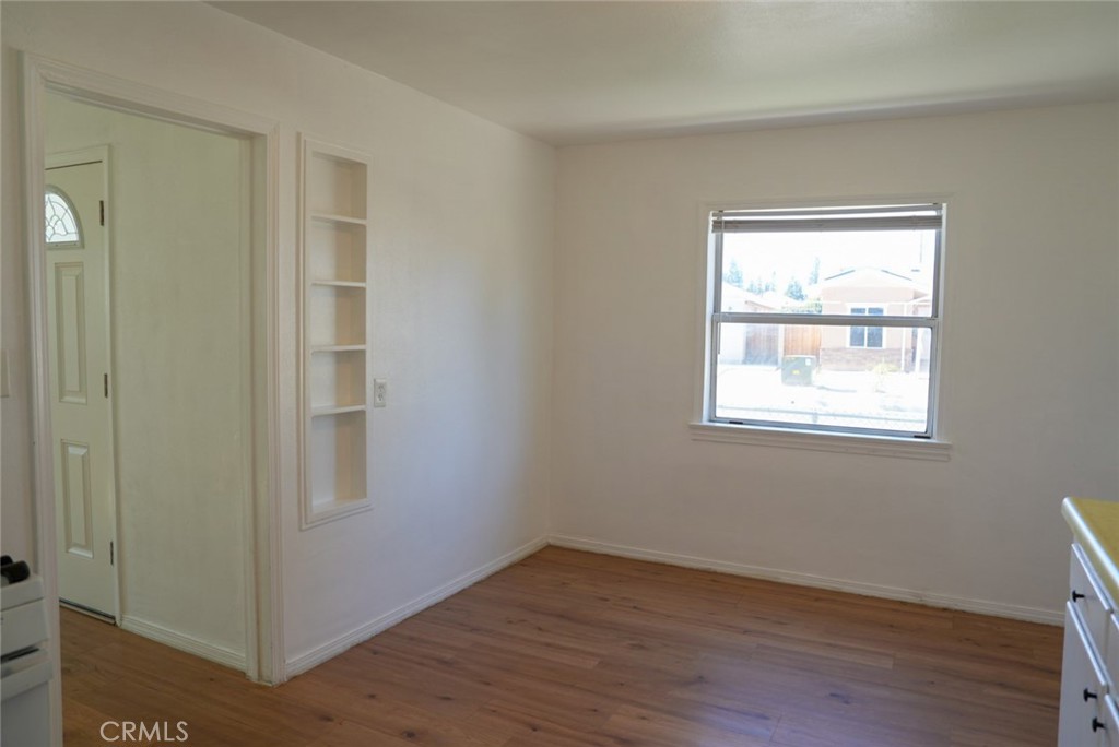 1664 Oak Property Photo 30