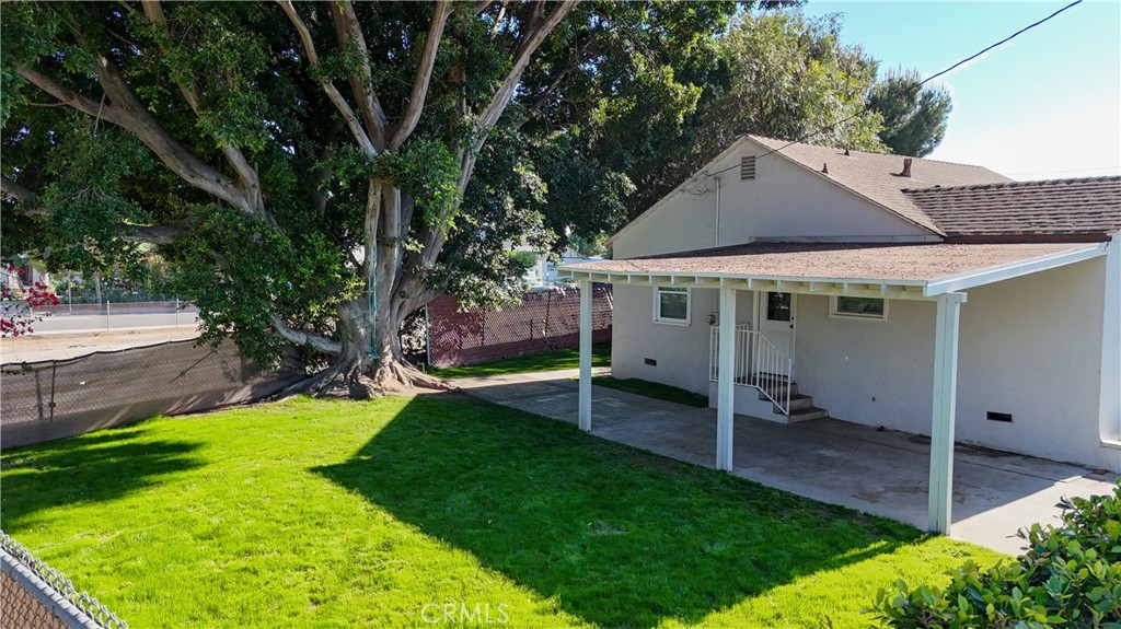 1664 Oak Property Photo 37