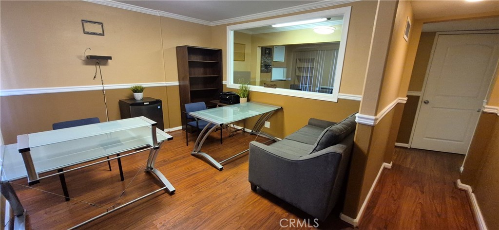 12749 Norwalk Property Photo 5