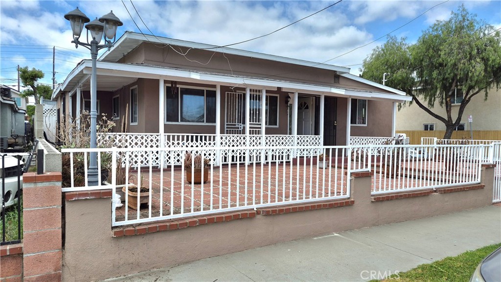 3661 Seabright Avenue Property Photo 1