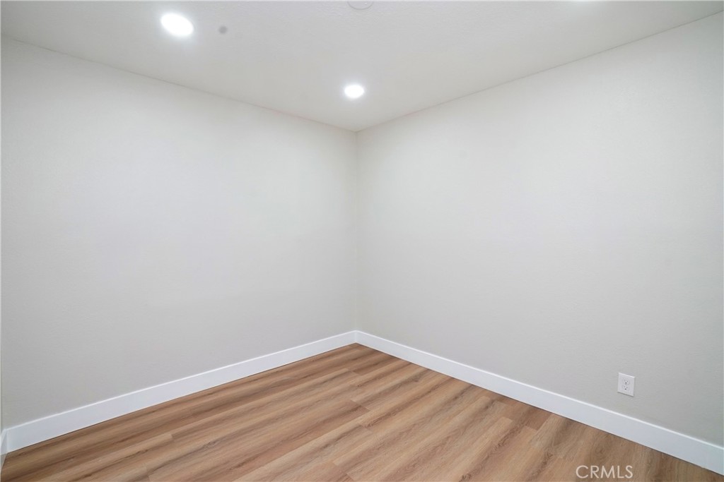 5571 Central Avenue Property Photo 11