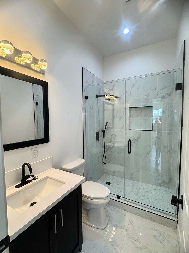 1475 E 57th St Property Photo 19