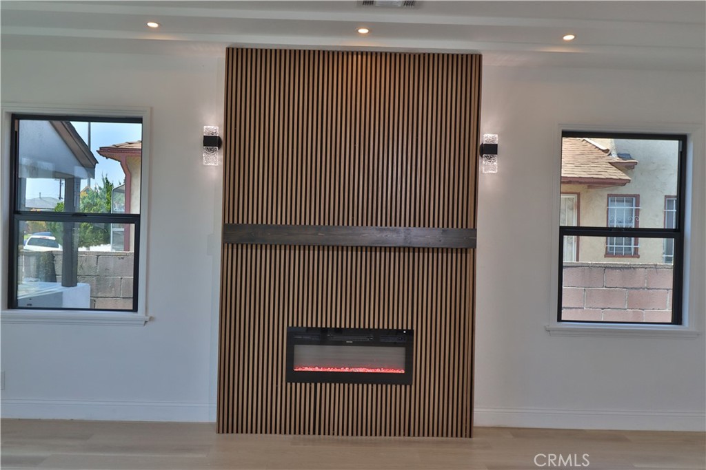 1921 W 94th Street Property Photo 6
