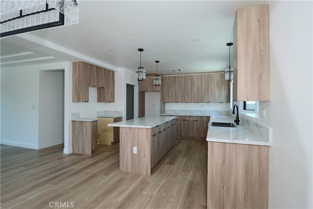 1921 W 94th Street Property Photo 11