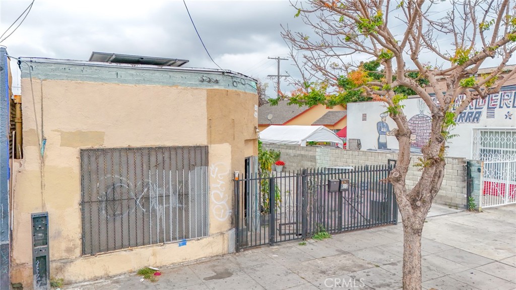 8217 Broadway Street Property Photo 7