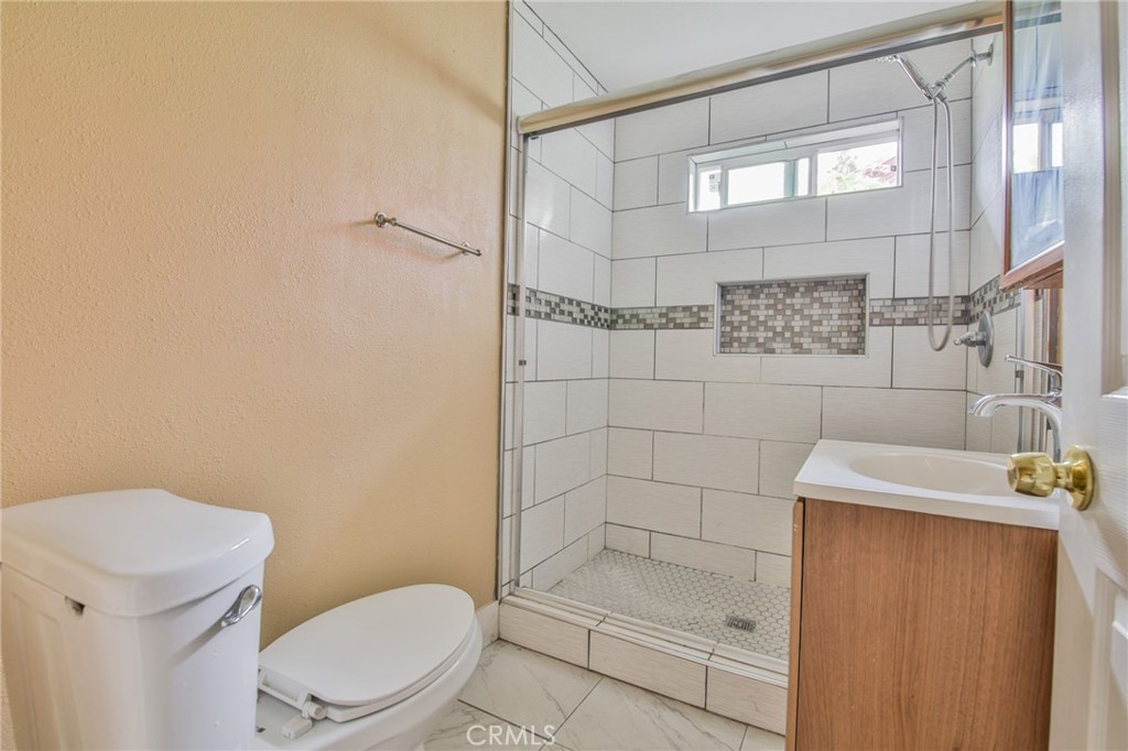 8217 Broadway Street Property Photo 15