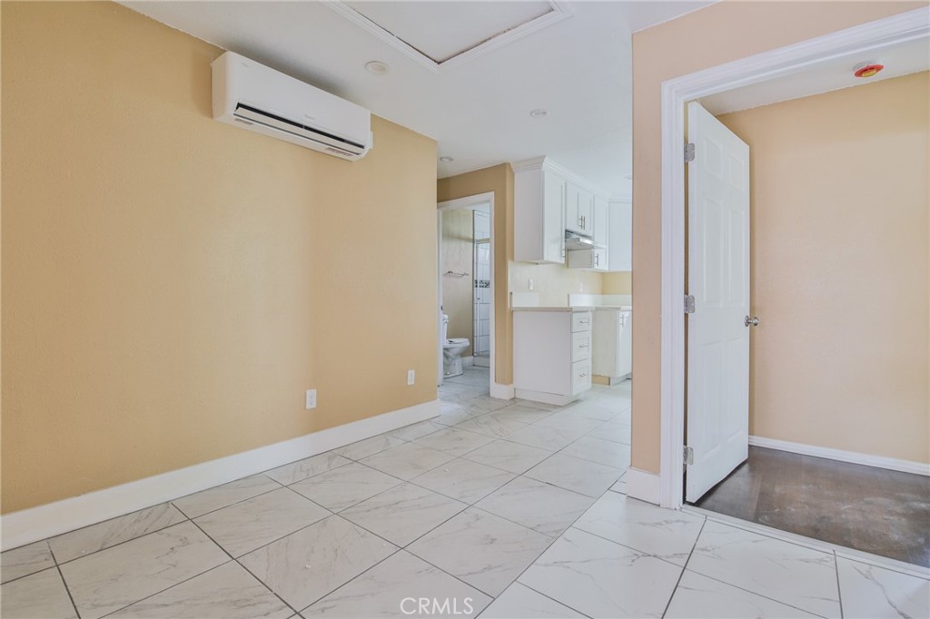8217 Broadway Street Property Photo 17