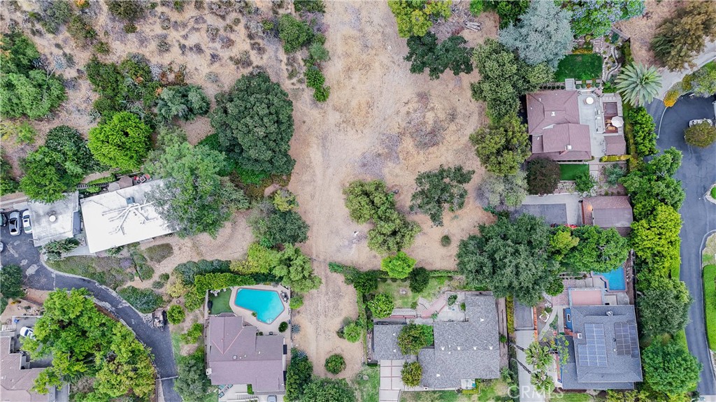 811 Crescent Property Photo 6