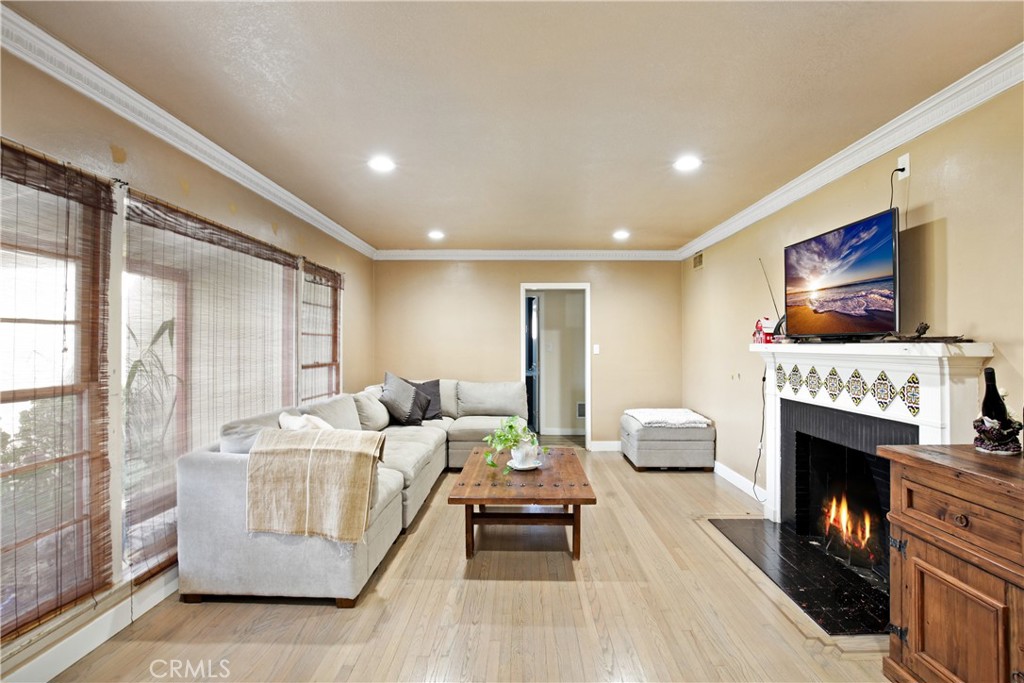 7710 Dinsdale Street Property Photo 6