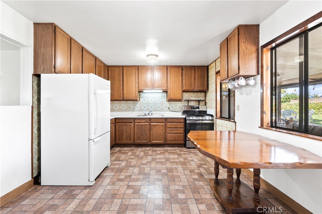 323 E 185th Street Property Photo 10