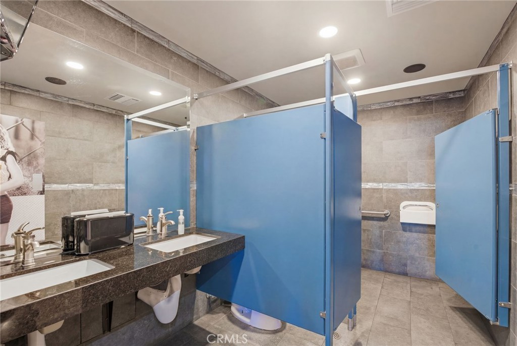 31502 Riverside Property Photo 10