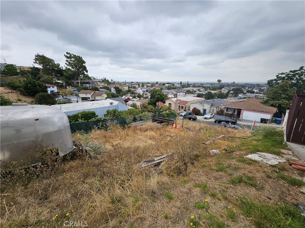 1142 N Stone Property Photo 1