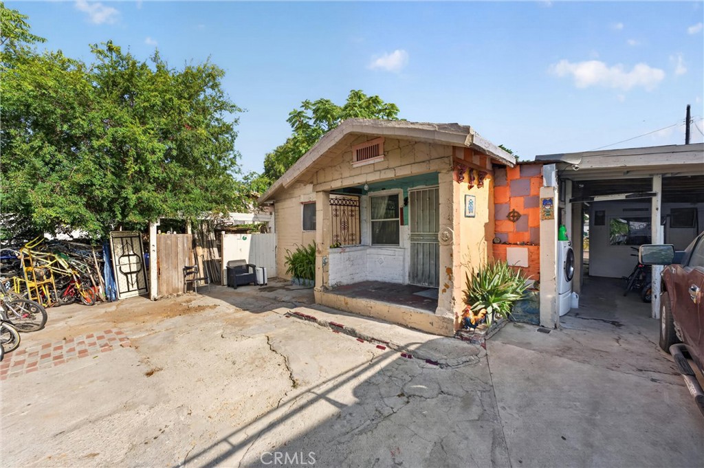 4123 Chevy Chase Drive Property Photo 4