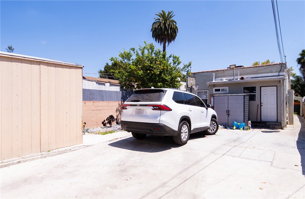 1455 W 60th Street Property Photo 5