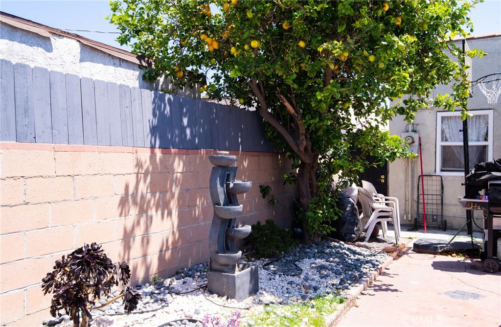 1455 W 60th Street Property Photo 6