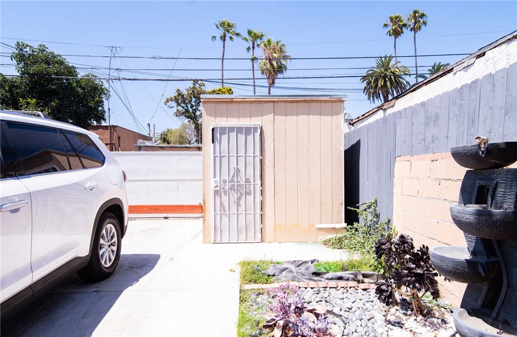 1455 W 60th Street Property Photo 7