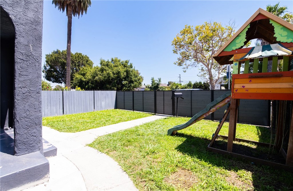 1455 W 60th Street Property Photo 9