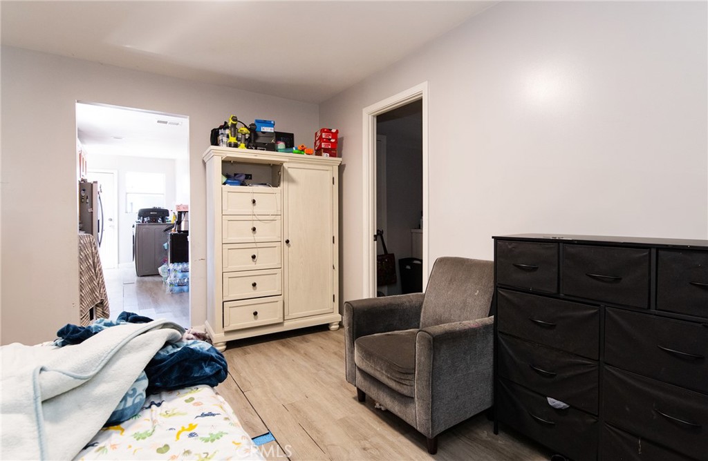 1455 W 60th Street Property Photo 14
