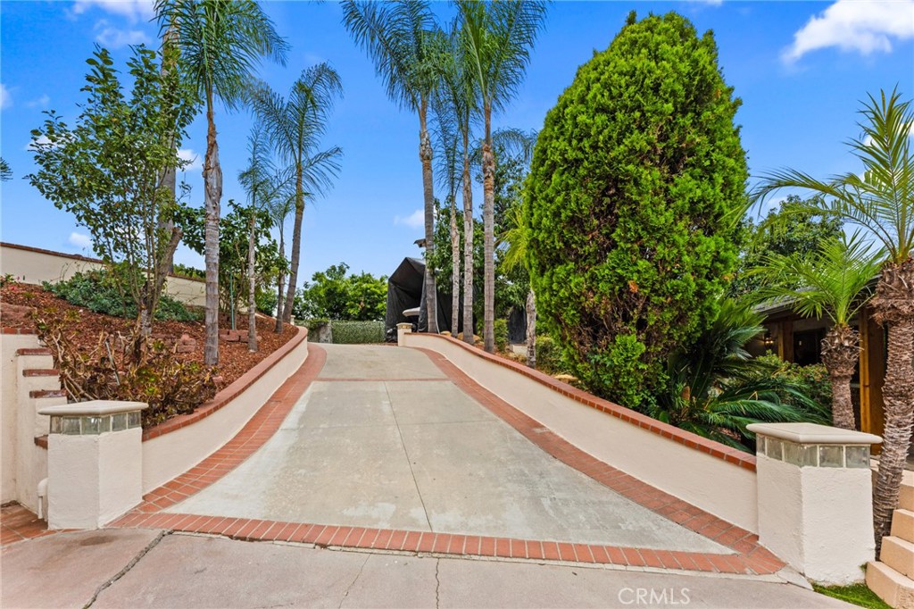1916 Tumin Road Property Photo 3
