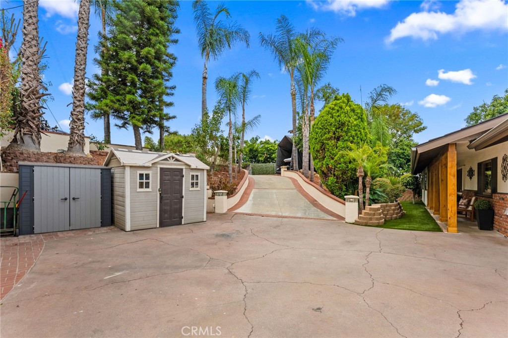 1916 Tumin Road Property Photo 4